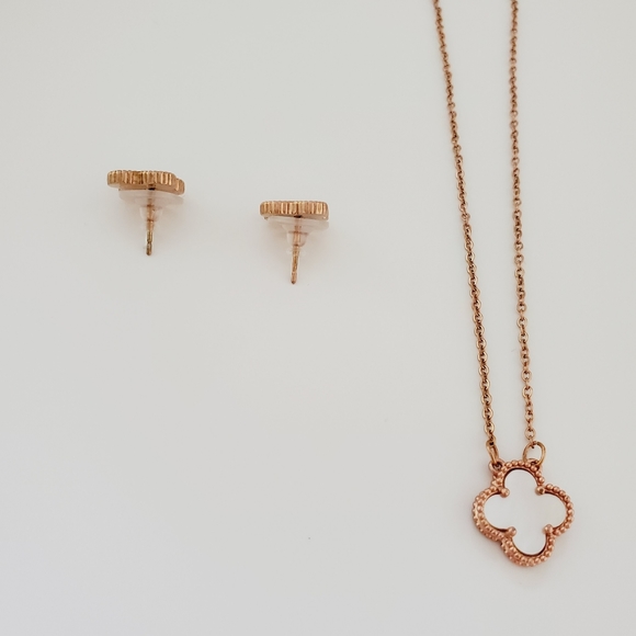 Gold Filled Four Leaf Clover Necklace and Earrings Set - Picture 5 of 7